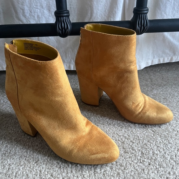Yellow Steve Madden Boots - Picture 2 of 3